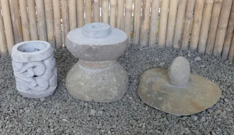 Product image 2 of the product “Japanese inspired garden lantern with carving model. Natural stone (riverstone) ”